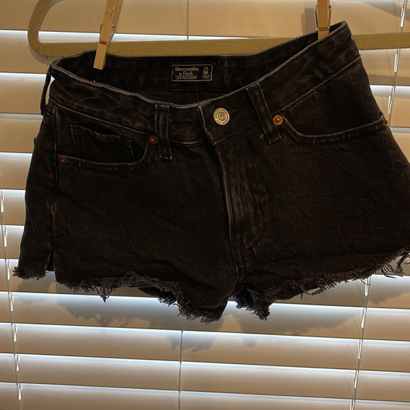 Abercrombie Black Jean Shorts - size 00 1” inseam - Picture 2 of 2